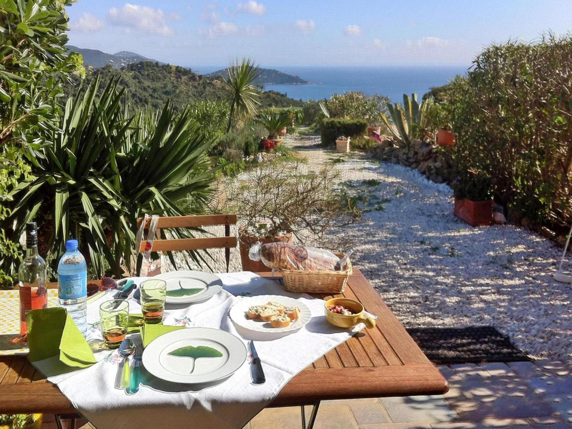 Pretty Tiny House With Sea View, Le Lavandou Exterior photo